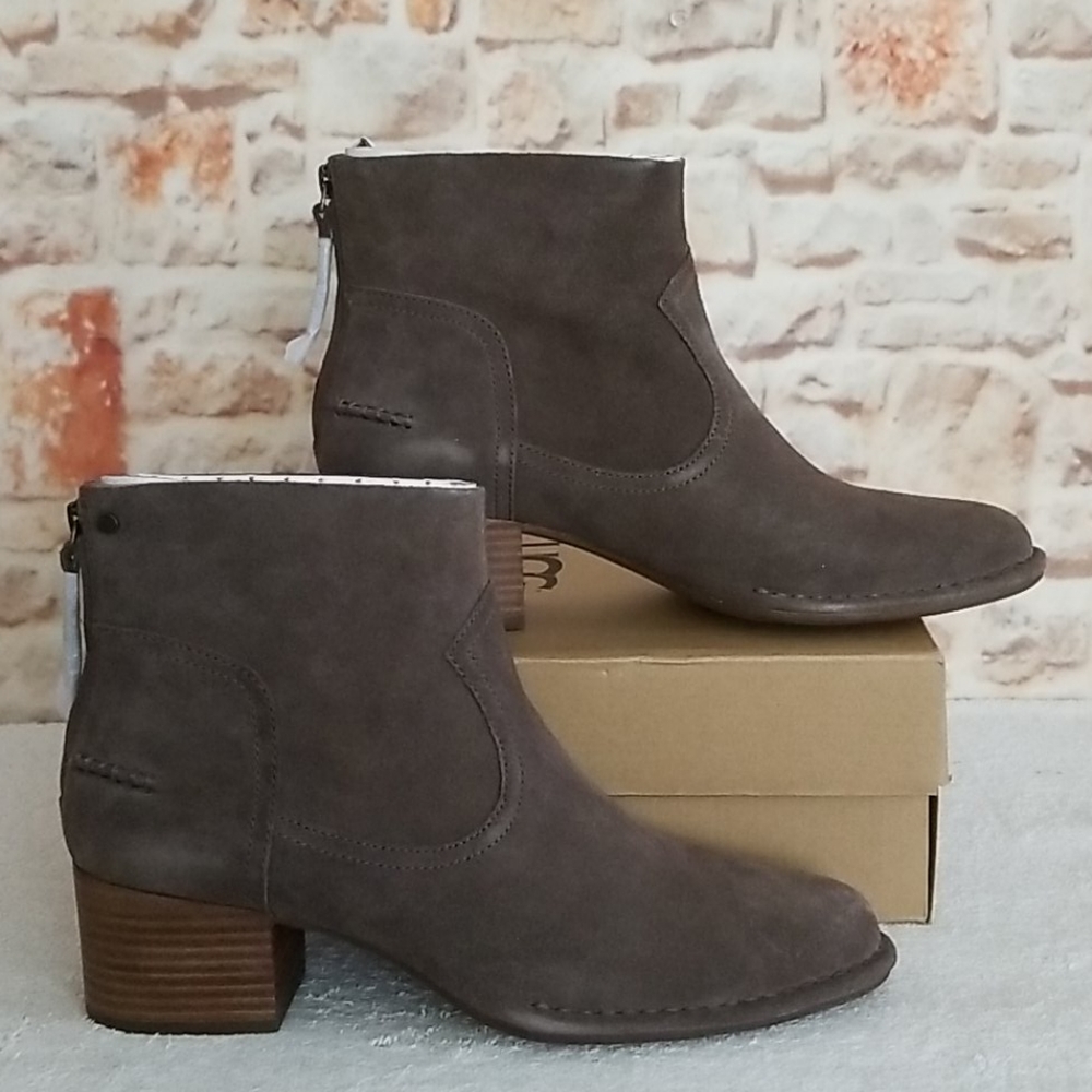 New UGG Bandara Ankle Bootie - Picture 13 of 16